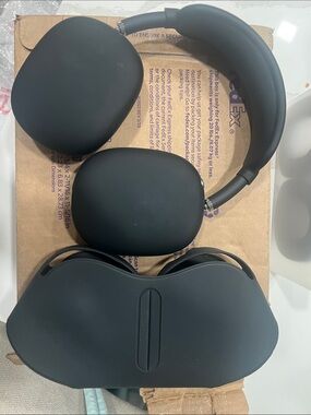 Apple AirPod Max Wireless Over-Ear Headphones with Carry Case - Black